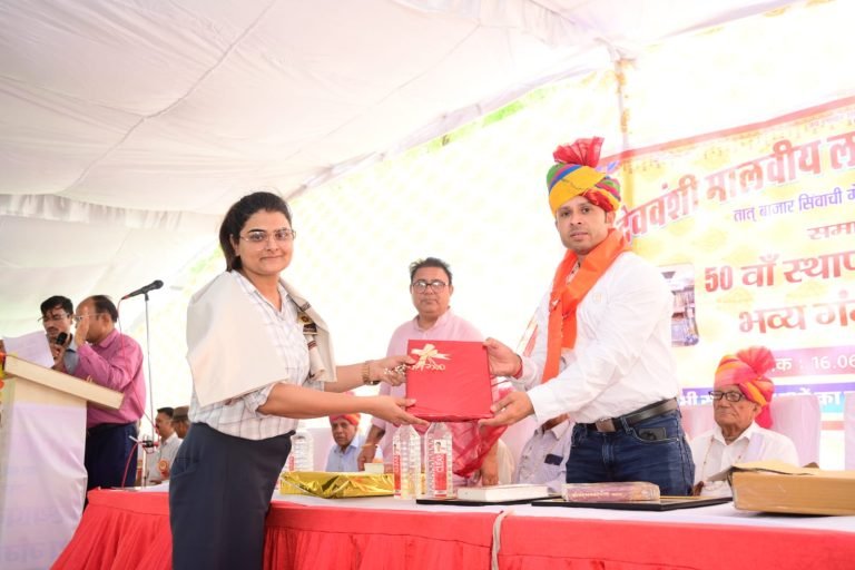 समाज के आर्थिक रूप से कमजोर बच्चों को बेहतर शिक्षा देने के मकसद से शुरू की पहल