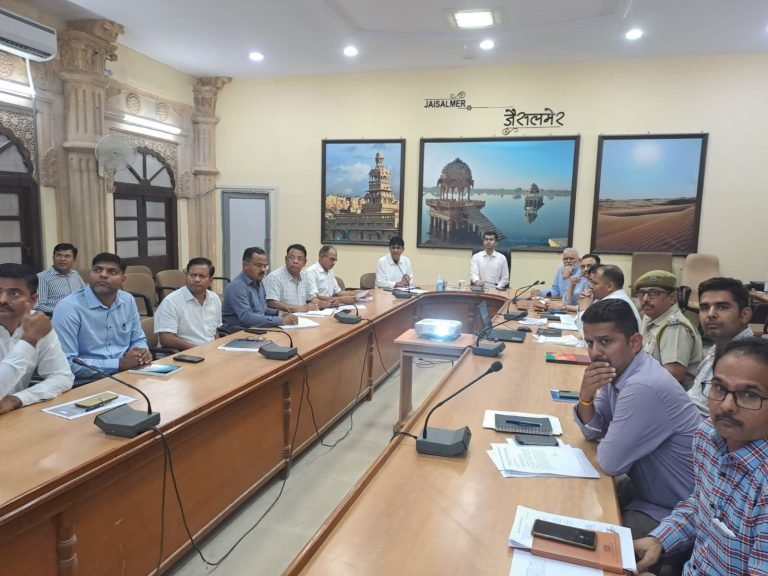 कलक्टर ने पेयजल विभाग के नलकूपों को बिजली कनेक्शन से जोड़ने के दिए निर्देश