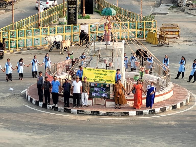 पर्यावरण संरक्षण के लिए पौधारोपण जरूरीः सिंह