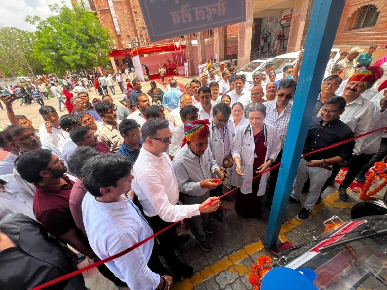 मथुरादास माथुर अस्पताल में मरीजों के लिए ई- रिक्शा शुरू