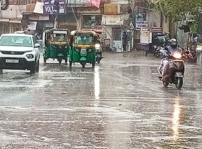 जोधपुर में बारिश से मौसम हुआ सुहावना