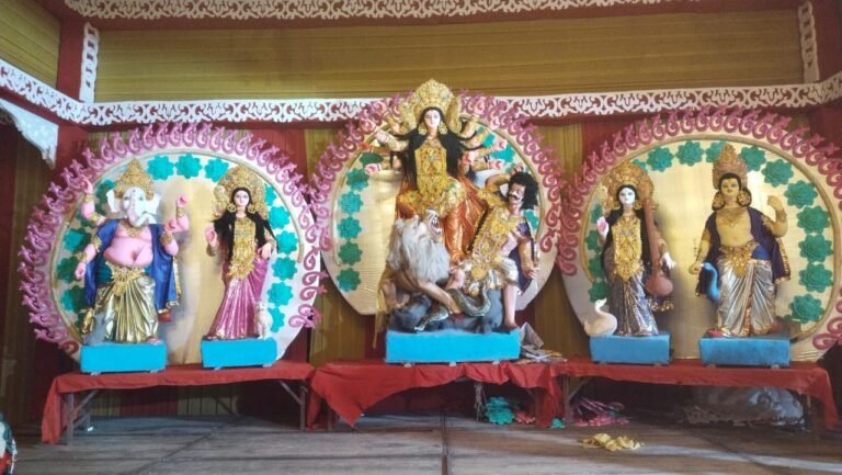 बंगाली समाज का दुर्गा पूजा महोत्सव शुरू, कई स्थानों पर हो रहे आयोजन