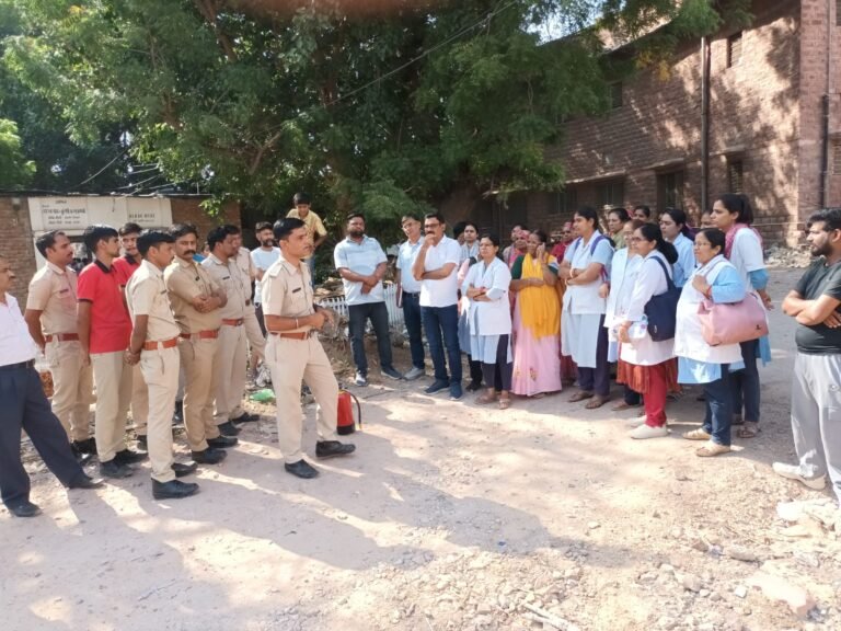 एमडीएम हॉस्पिटल में आग से बचाव की मॉक ड्रिल की
