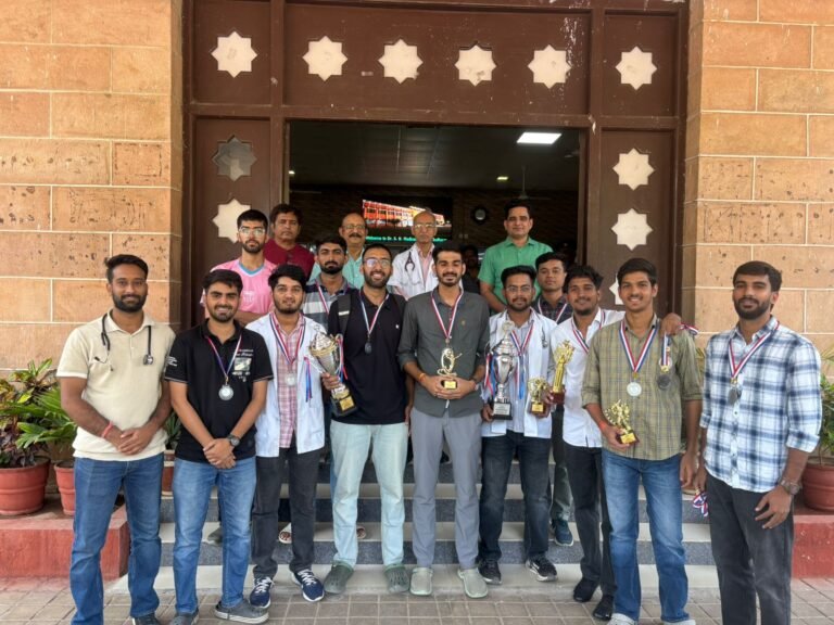 मेडिकल कॉलेज की टीम ने जीता सिल्वर मेडल